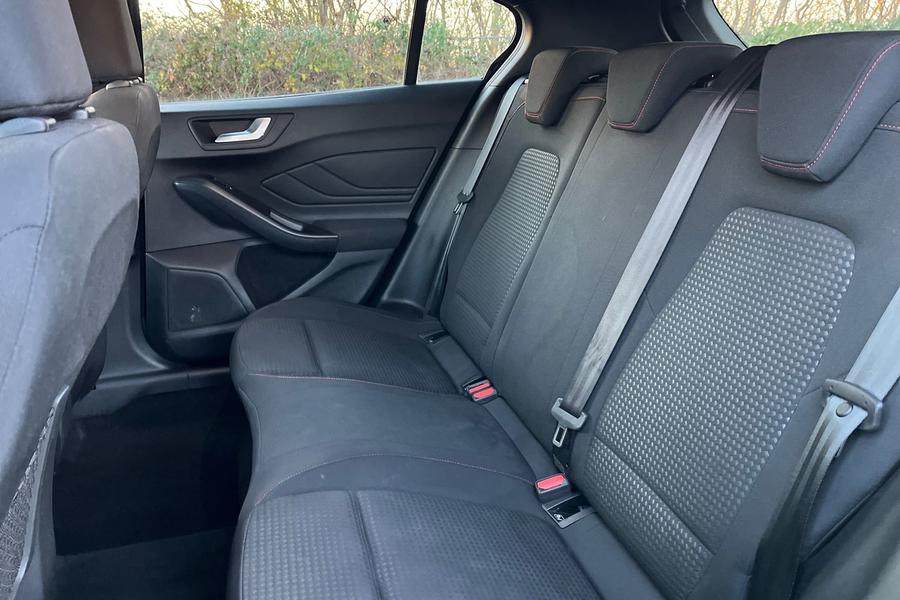 Ford FOCUS Photo autoimg-14457896e69f6dd2b1197c6add8bc4e81465231c.jpg