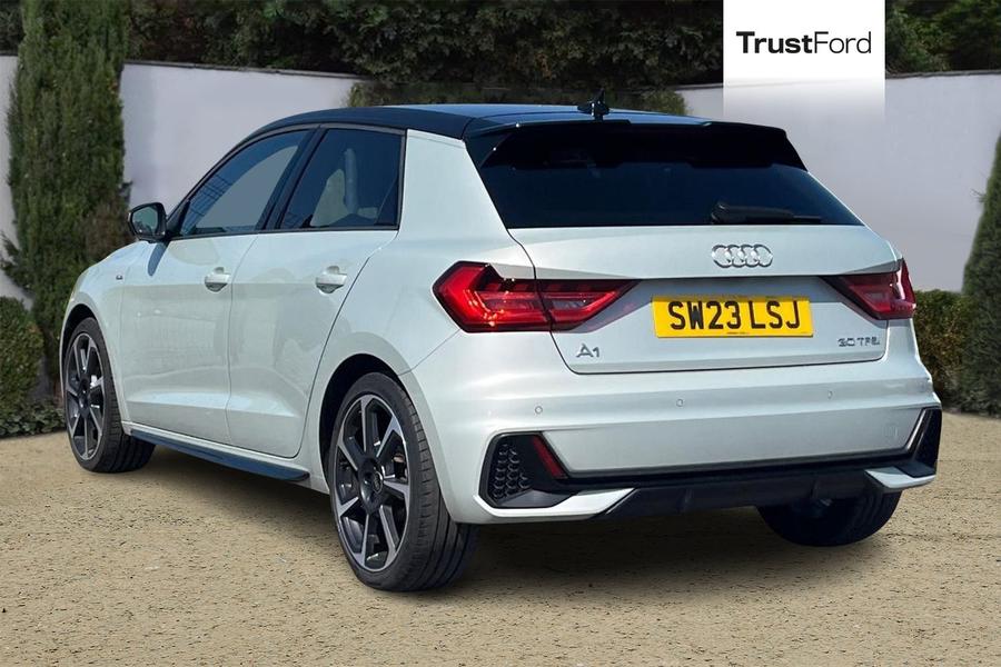 Audi A1 Photo autoimg-144f2c7dcab143f19aeb98504882987a2ad7f75d.jpg