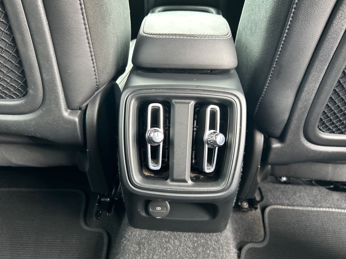 Volvo XC40 Photo 25