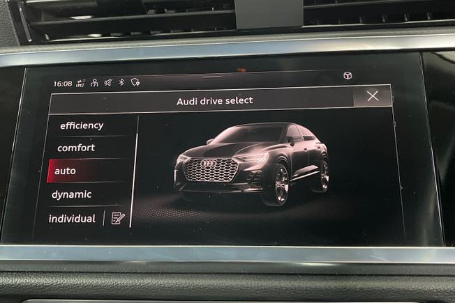 AUDI Q3 Photo 21