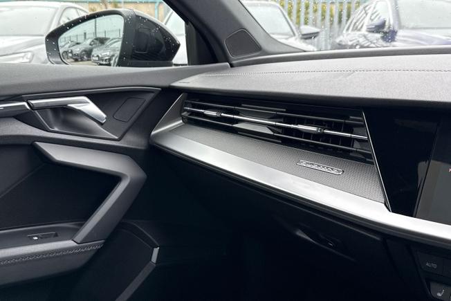 AUDI S3 Photo 38