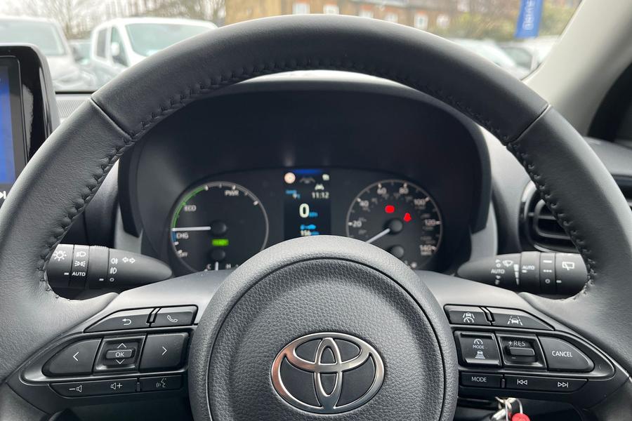 Toyota YARIS Photo autoimg-1459c9c3021a4bb1dc357698ef6fdcdd0b2c4e8e.jpg