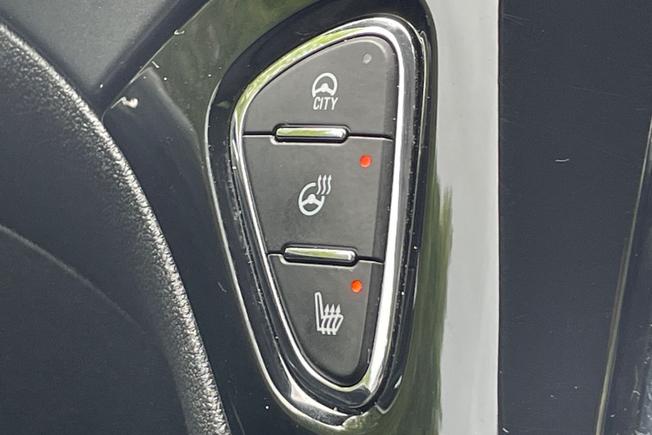 VAUXHALL Corsa Photo 29