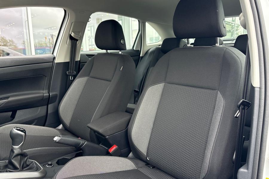 Volkswagen TAIGO Photo autoimg-145c728bd4a802914647644451f16a7c04373d8c.jpg