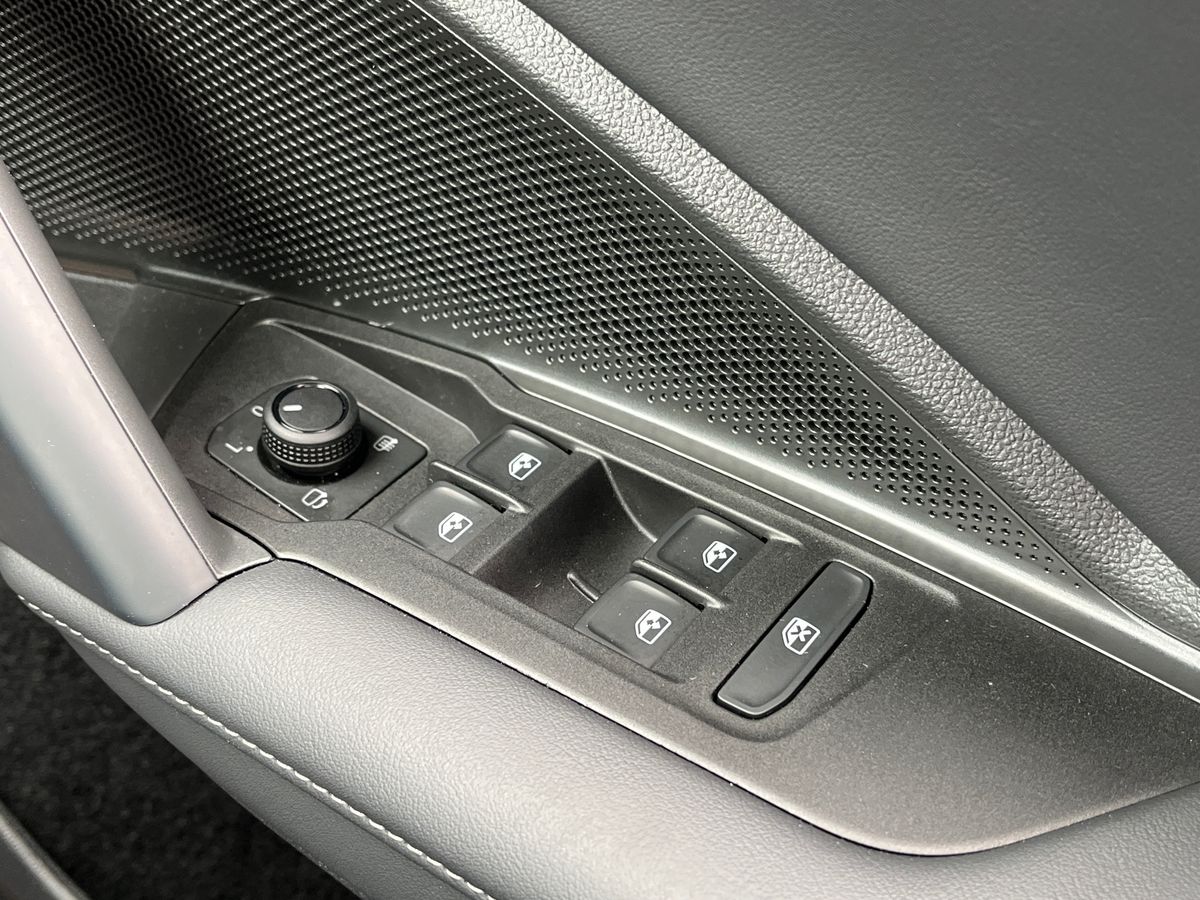 Volkswagen Tiguan Photo autoimg-145f37517e21eb5a7b2a925e26ebe08be1404d5f.jpg