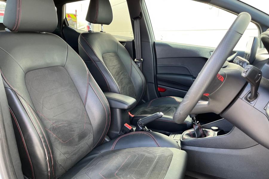 Ford FIESTA Photo autoimg-145fc778b8add89e06c3c12e460451ca9fb5351b.jpg