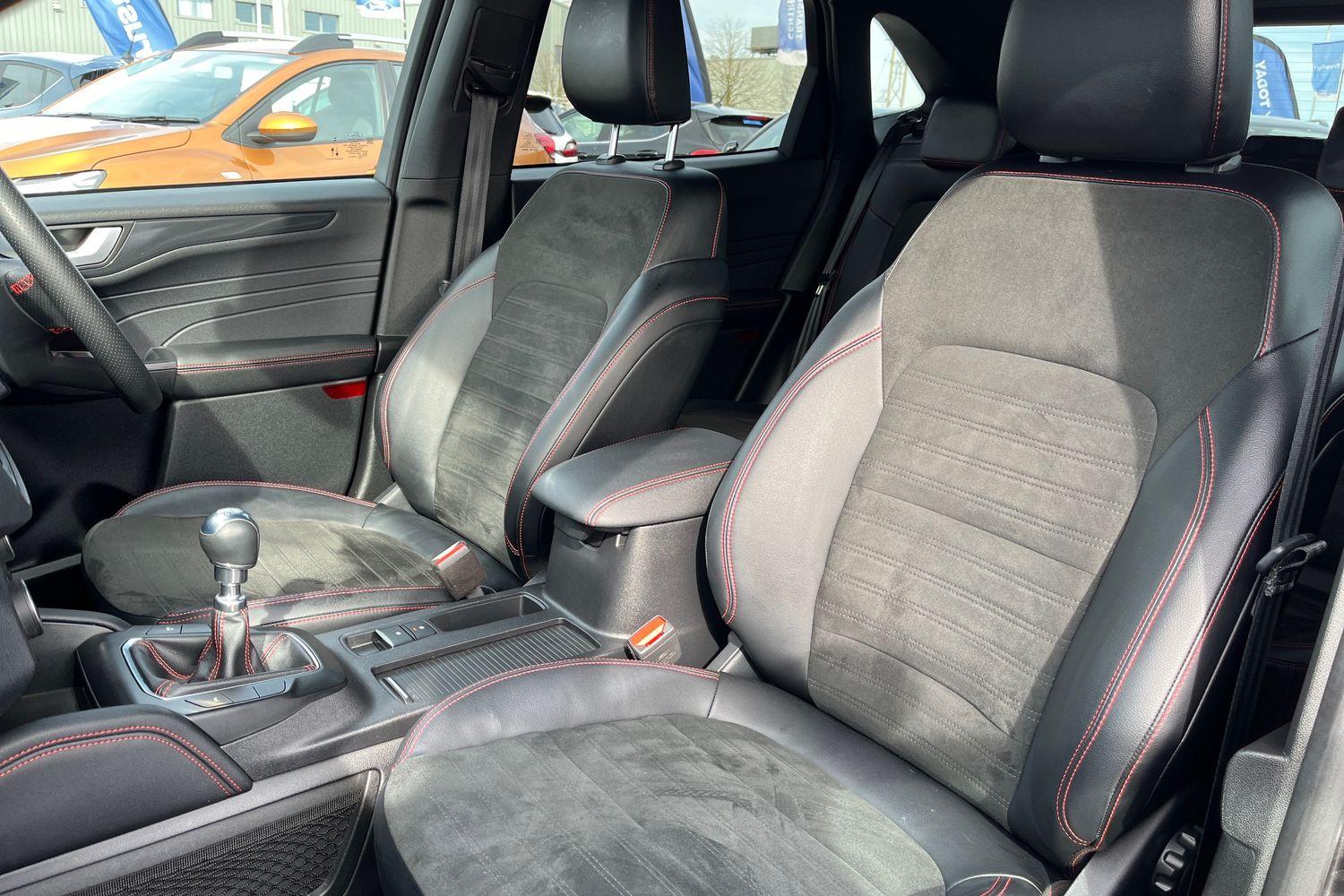 Ford KUGA Photo 18