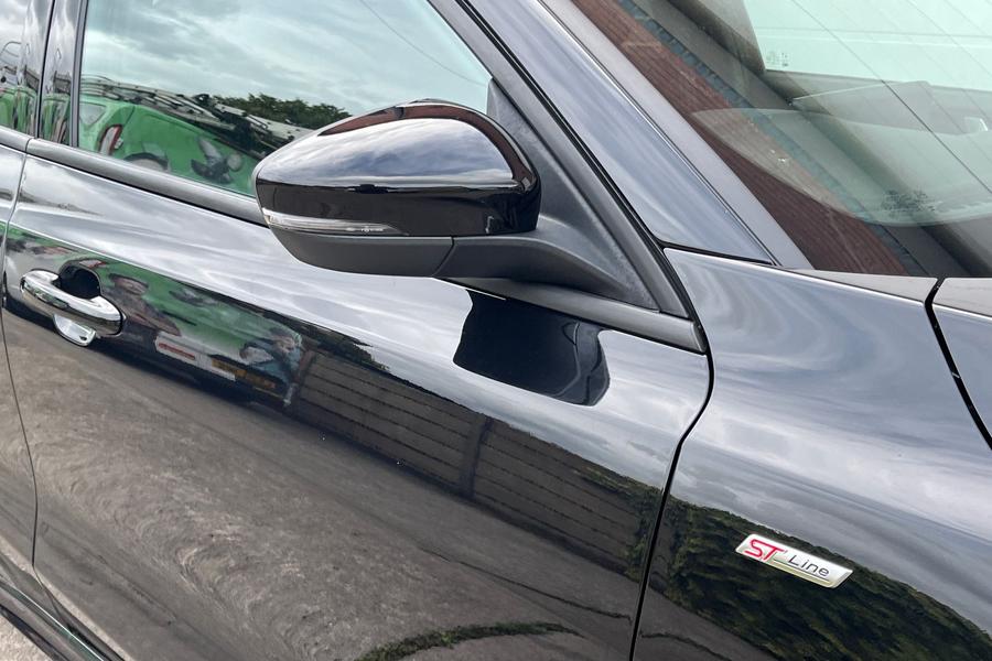 Ford FOCUS Photo autoimg-146b76227248c1b9b72c54782eee7f3238509e9e.jpg