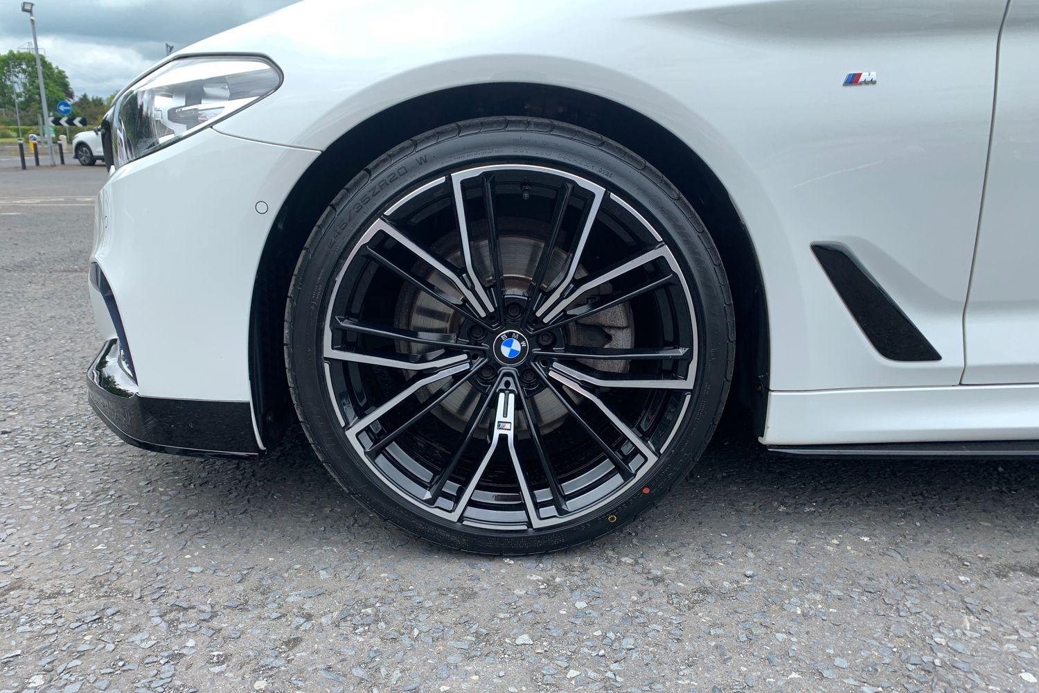 2019 BMW 5 Series 2.0 520d 190PS M Sport Saloon Diesel Auto in White with 66K + Upgraded Lip Kit with Alloys - vehicle photo 6 for sale on PureCar