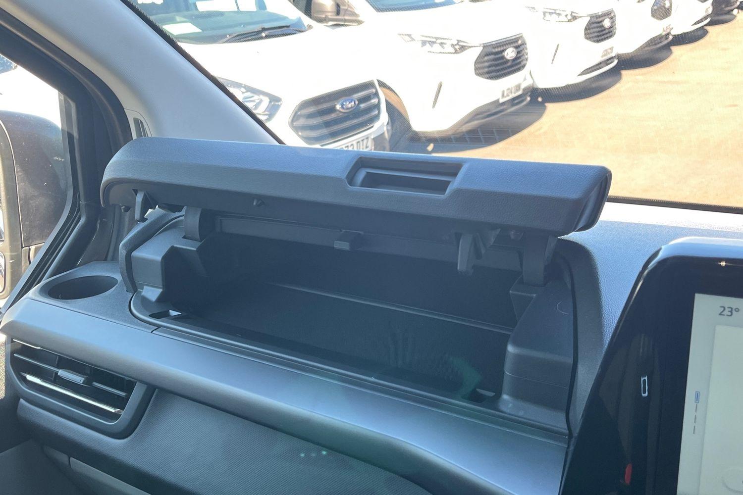 Ford TOURNEO CUSTOM Photo 7