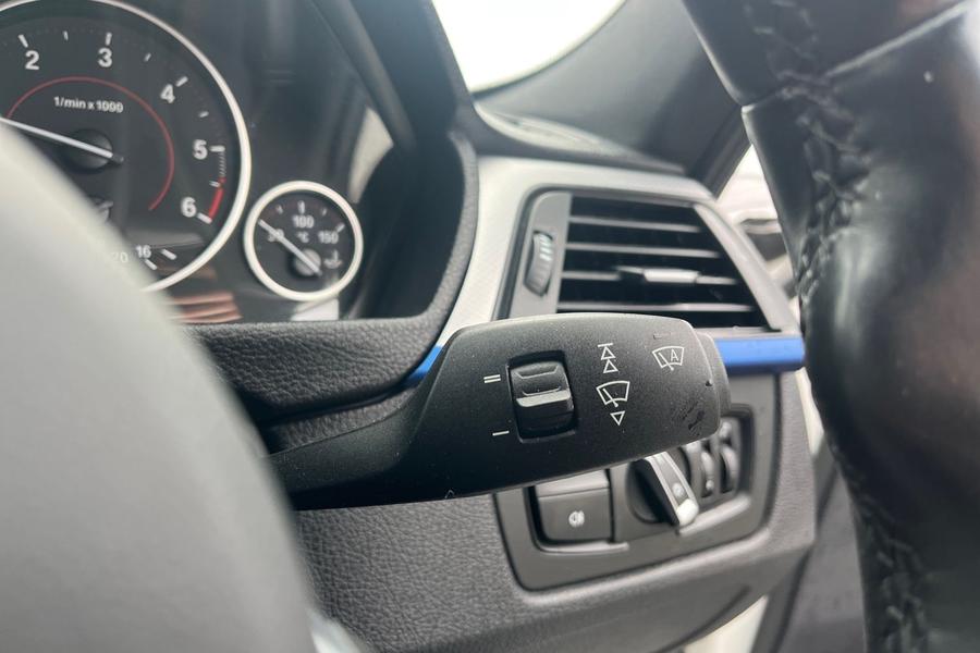 BMW 3 SERIES Photo autoimg-1471d4bbb4be5b011f238e49c96e63a1252eecc6.jpg