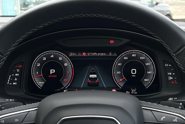 Audi Q8 Photo 15