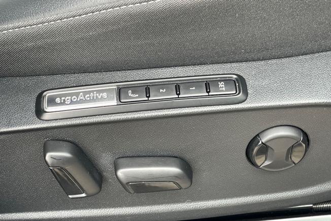 VOLKSWAGEN ID.3 Photo 27