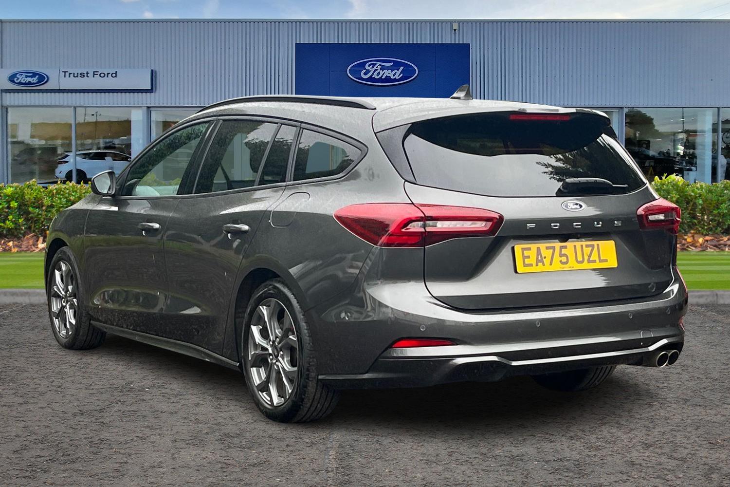 Ford FOCUS Photo 1
