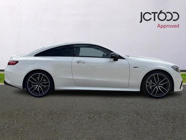 MERCEDES-BENZ E Class Photo 4