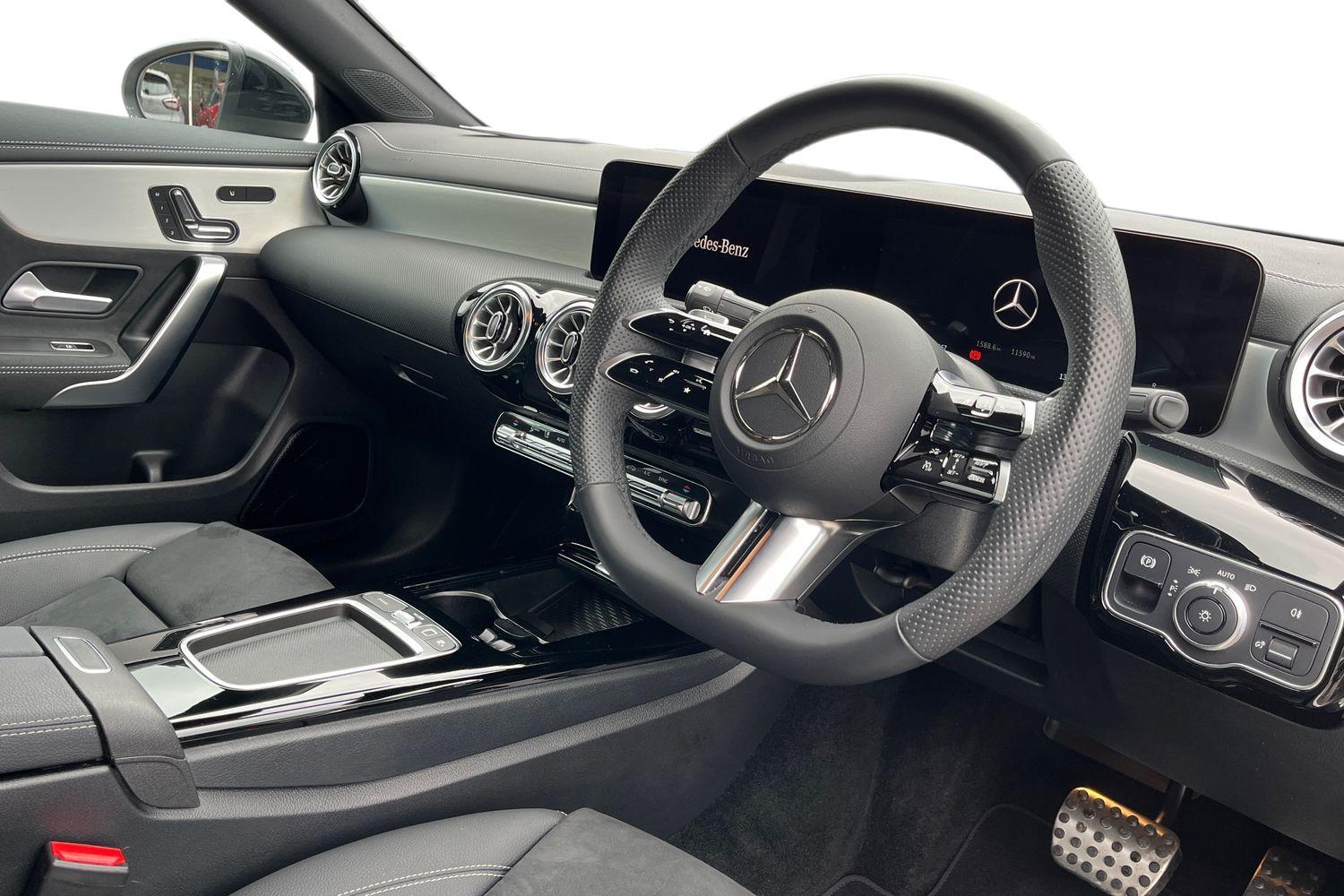 Mercedes-Benz CLA Photo 8