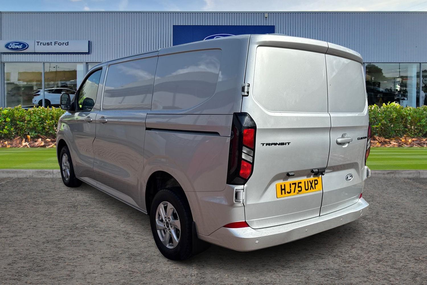 Ford TRANSIT CUSTOM Photo 1