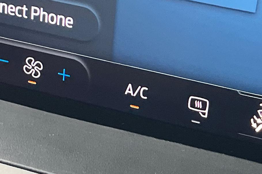 Used Ford TRANSIT COURIER LO25TZX 18