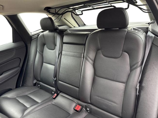 VOLVO XC60 Photo 9