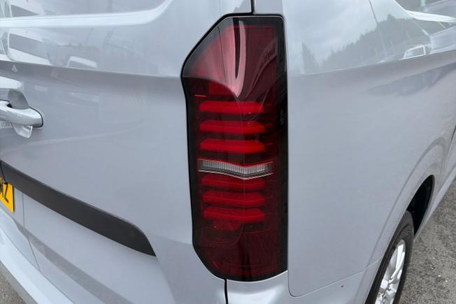 VOLKSWAGEN Transporter Photo 18