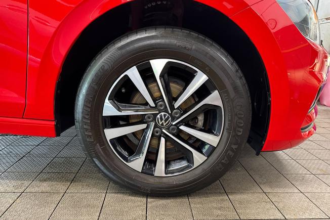 VOLKSWAGEN Polo Photo 5