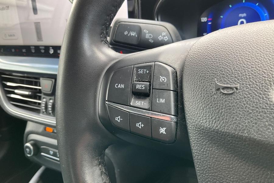 Ford FOCUS Photo autoimg-148c5e4758318272f7f60766fa300d2967741214.jpg