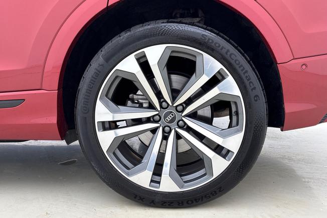 AUDI Q8 Photo 5