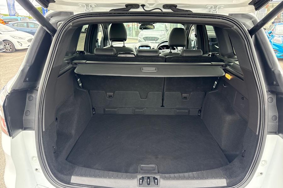 Ford KUGA Photo autoimg-1492884e5c3380d04140dc967a59c85f58d092e8.jpg