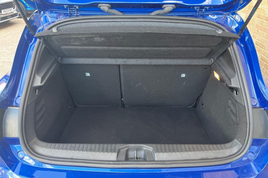 Renault Clio Photo autoimg-14932d27b95a5e316a7fa4e5dda6b5b3ca241212.jpg