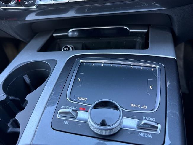 AUDI Q7 Photo 36