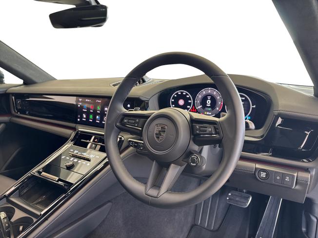 PORSCHE Panamera Photo 10