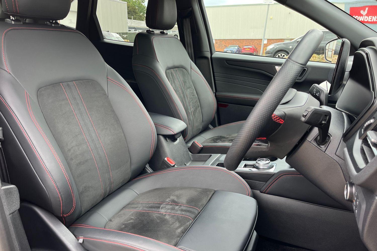 Ford KUGA Photo 16