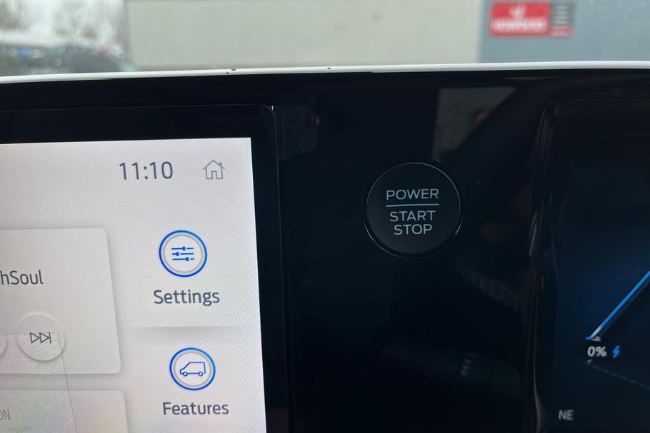 Used Ford E-TRANSIT COURIER LA75RDZ 17