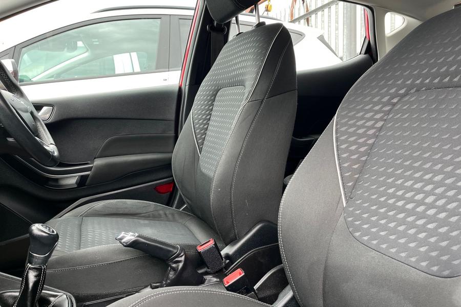 Ford FIESTA Photo autoimg-149f7ed4313c8b9e6f7f4a8f3b85650989f4f8db.jpg