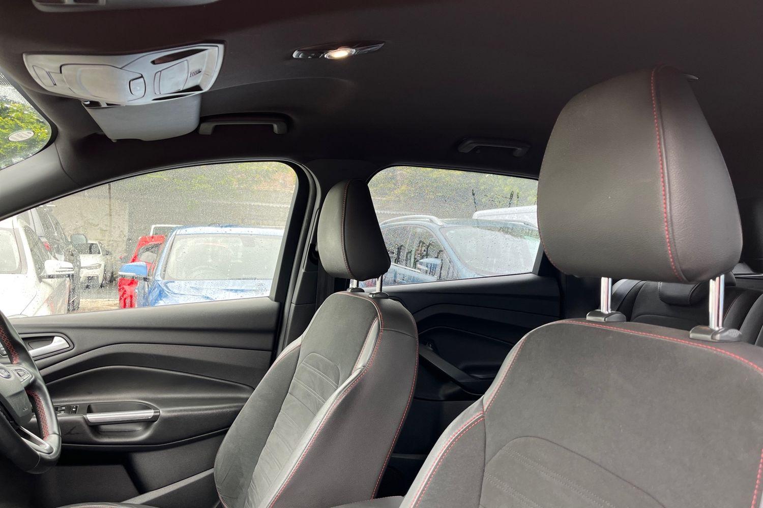 Ford KUGA Photo 18