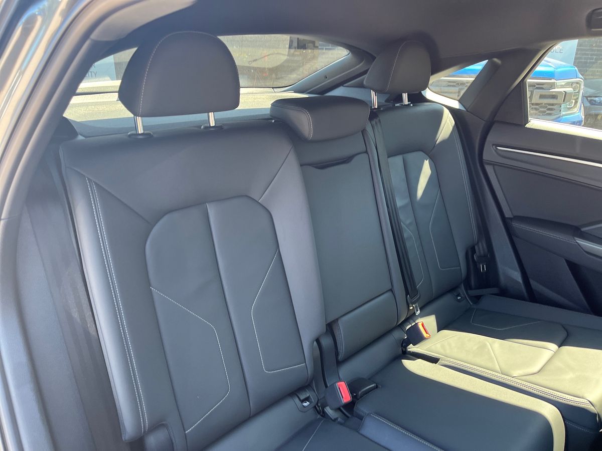 Audi Q3 Photo 34
