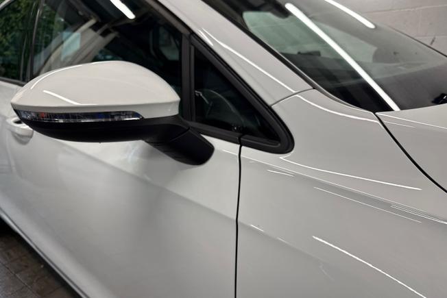 VOLKSWAGEN Golf Photo 20