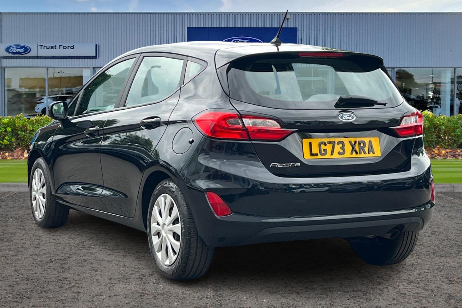 Ford FIESTA Photo 1