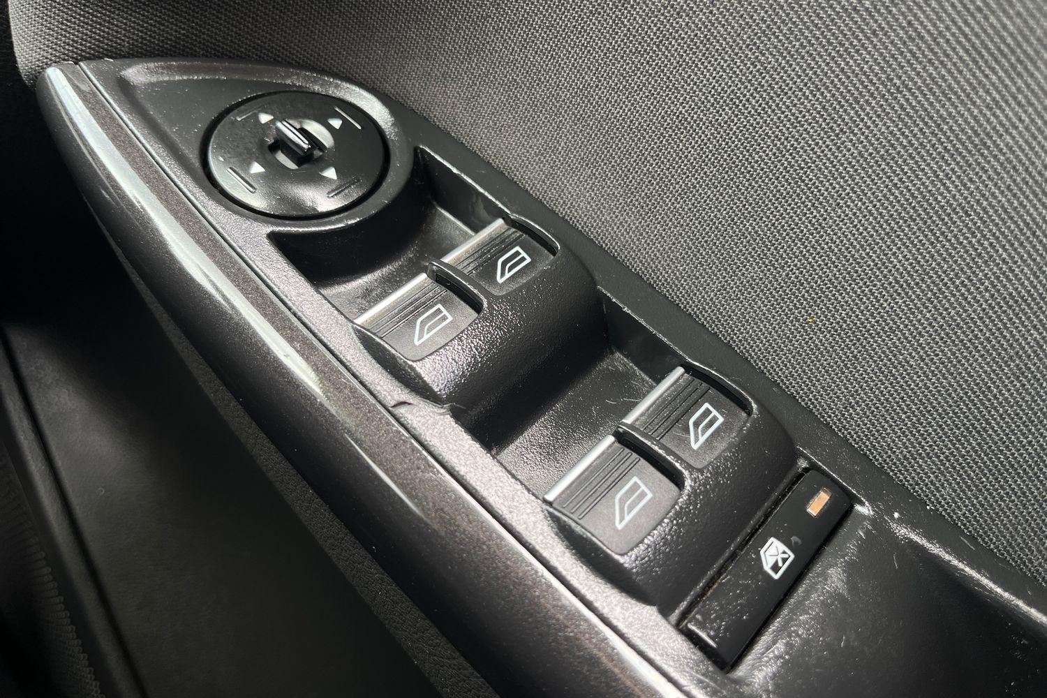 Ford Focus Photo 15