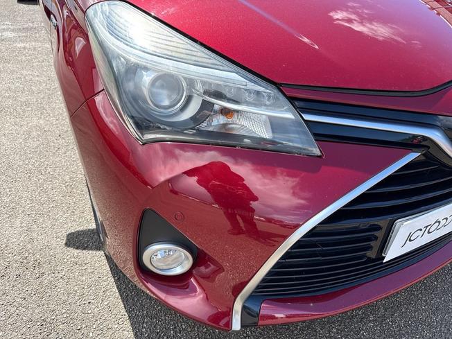 TOYOTA Yaris Photo 19
