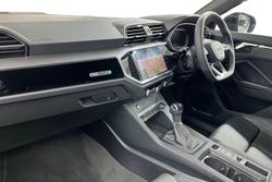 AUDI Q3 Photo 2