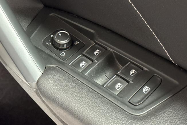 VOLKSWAGEN Tiguan Photo 29