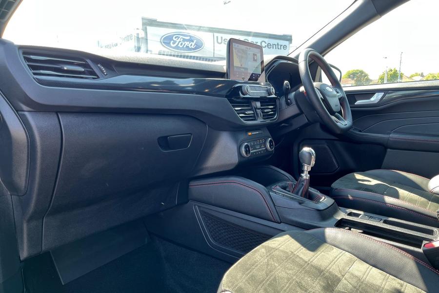 Ford KUGA Photo autoimg-14bea71b0d23fc7c14f0bdb0c6e7700f0b8b2976.jpg