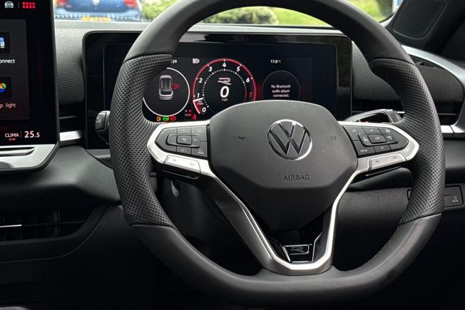 VOLKSWAGEN T-Roc Photo 22