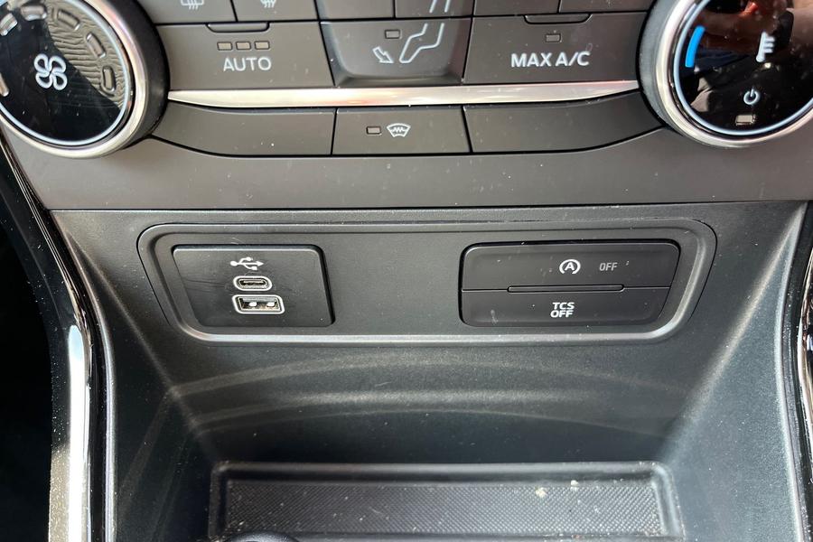 Ford ECOSPORT Photo autoimg-14c2ed874f577fc7abcda6689a6c6b11507c2dde.jpg