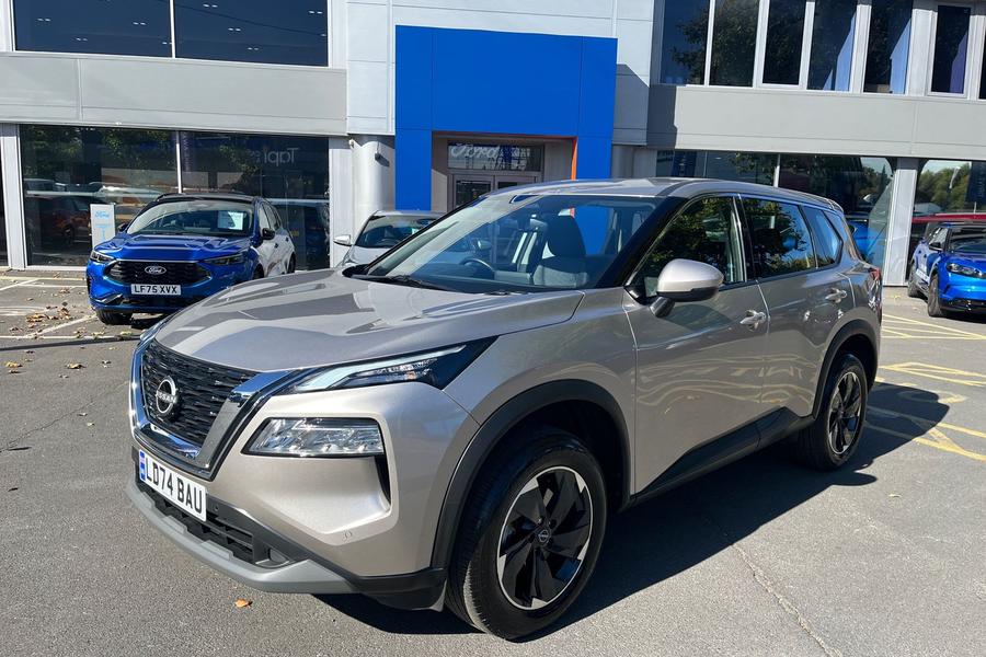 Nissan X-TRAIL Photo autoimg-14c35d0ccaae4f14498d53668a2c2ddf7d07cf60.jpg