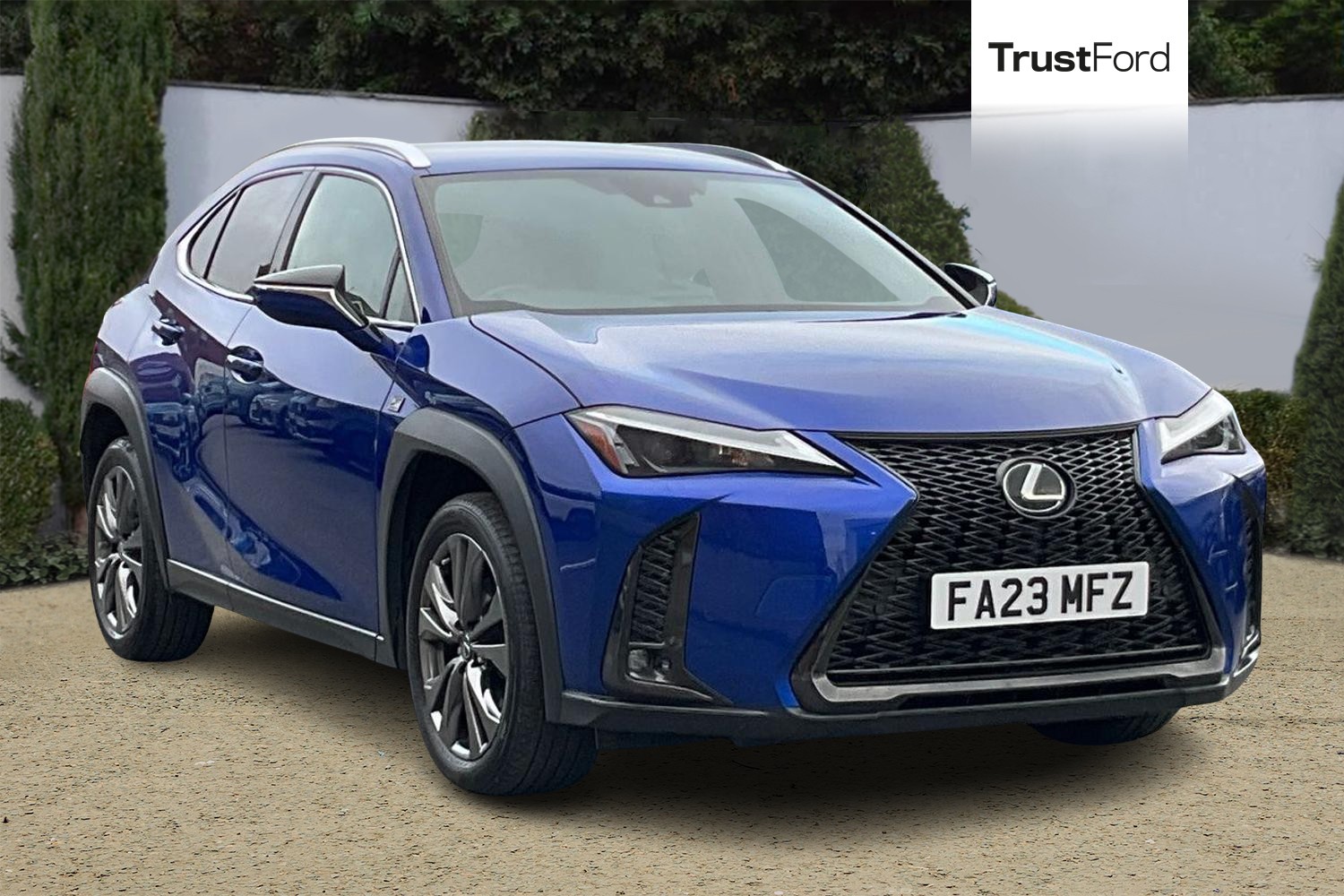 Lexus UX Photo 0