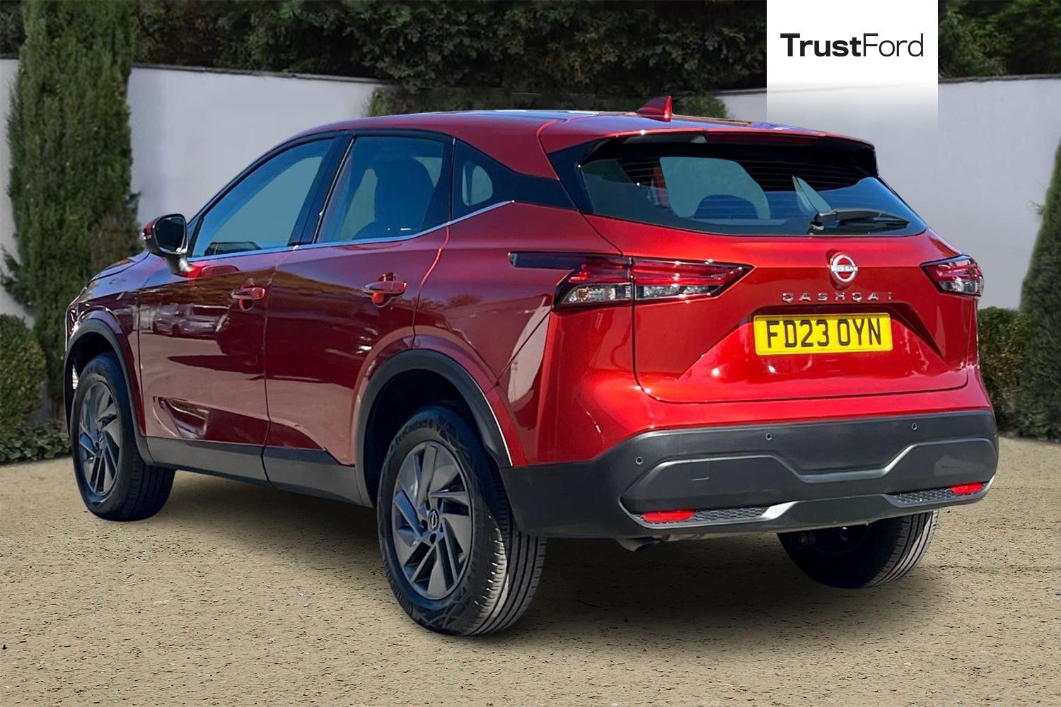Nissan QASHQAI Photo 1