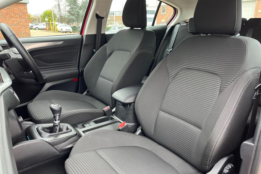 Ford Focus Photo autoimg-14cfa9d890bed1f32fb9d2ceff9b22d17aad9542.jpg