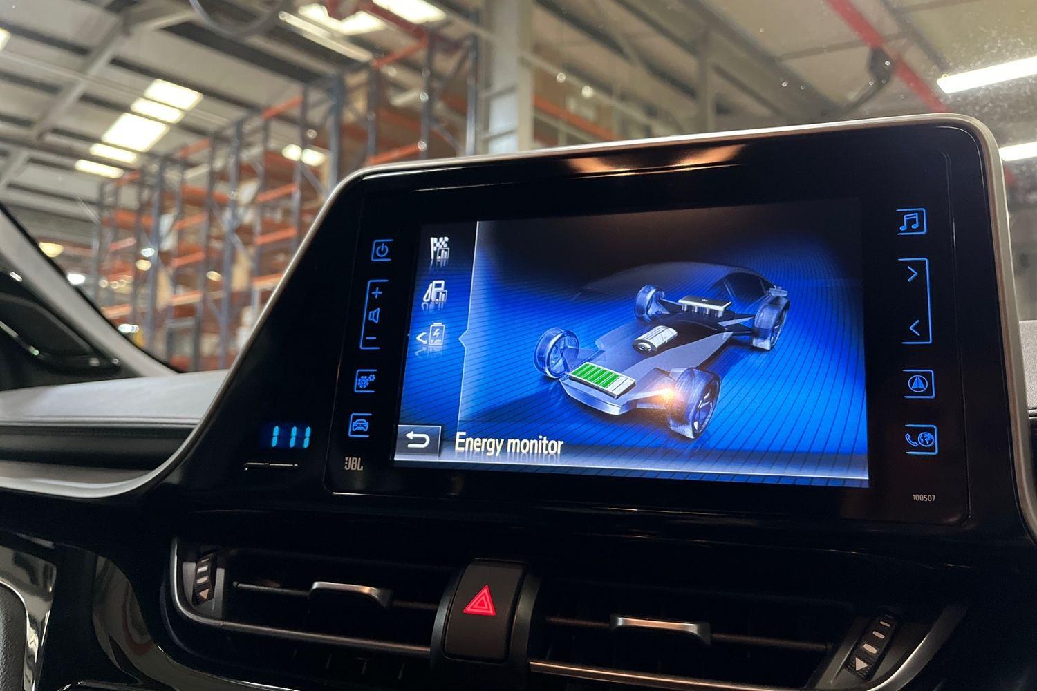 Toyota C-HR Photo 34
